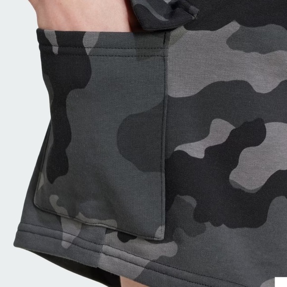 NWT Adidas Camo Print Cargo Lightweight Shorts. Size XL - Picture 5 of 14